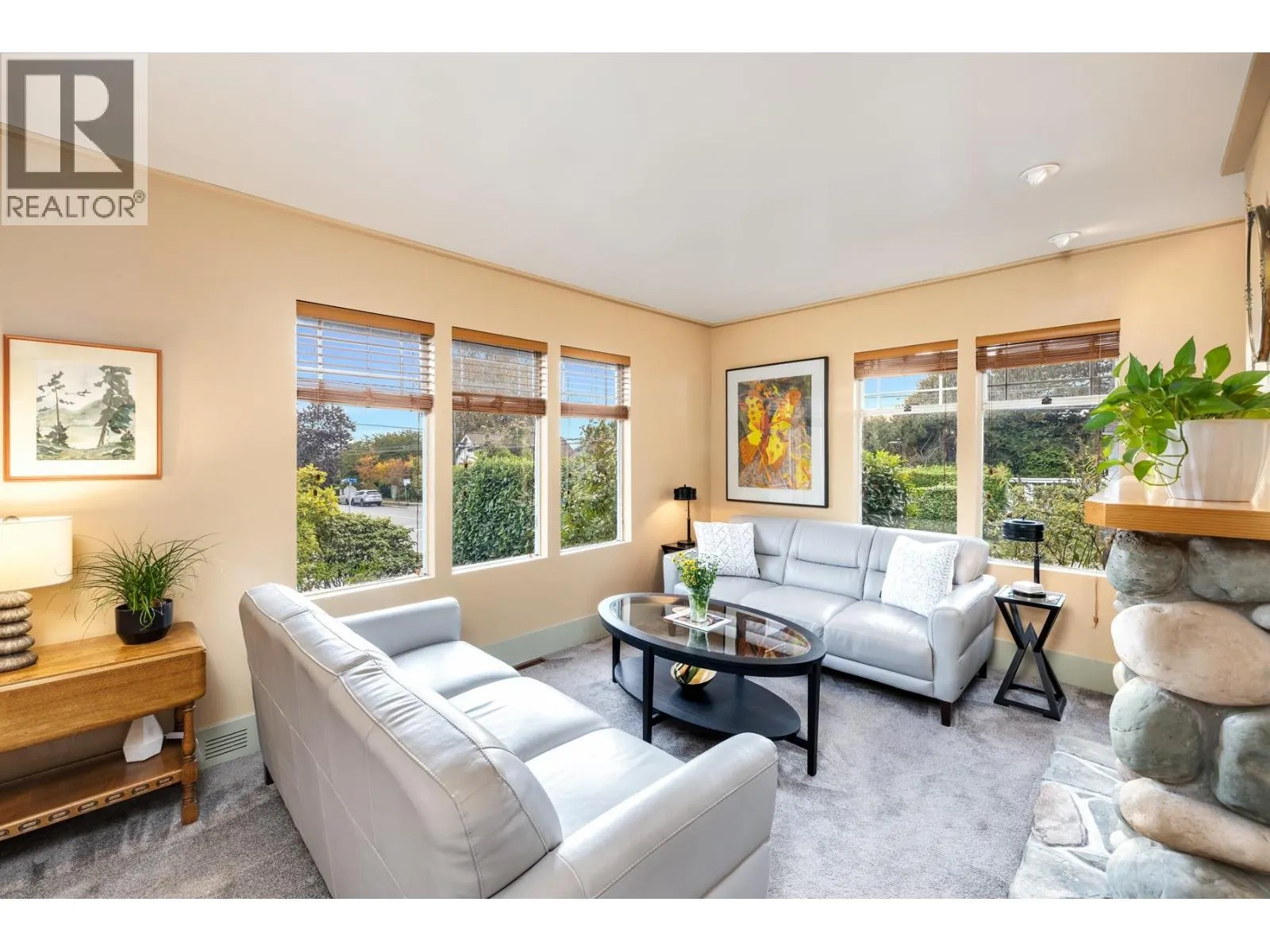 402 E 13TH STREET