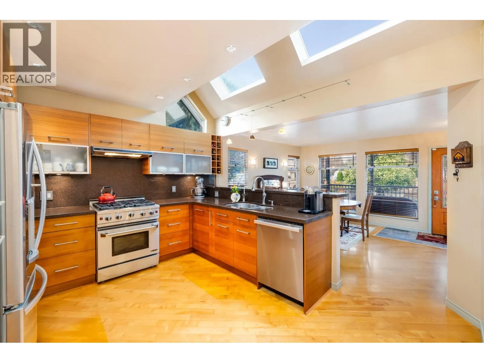 402 E 13TH STREET