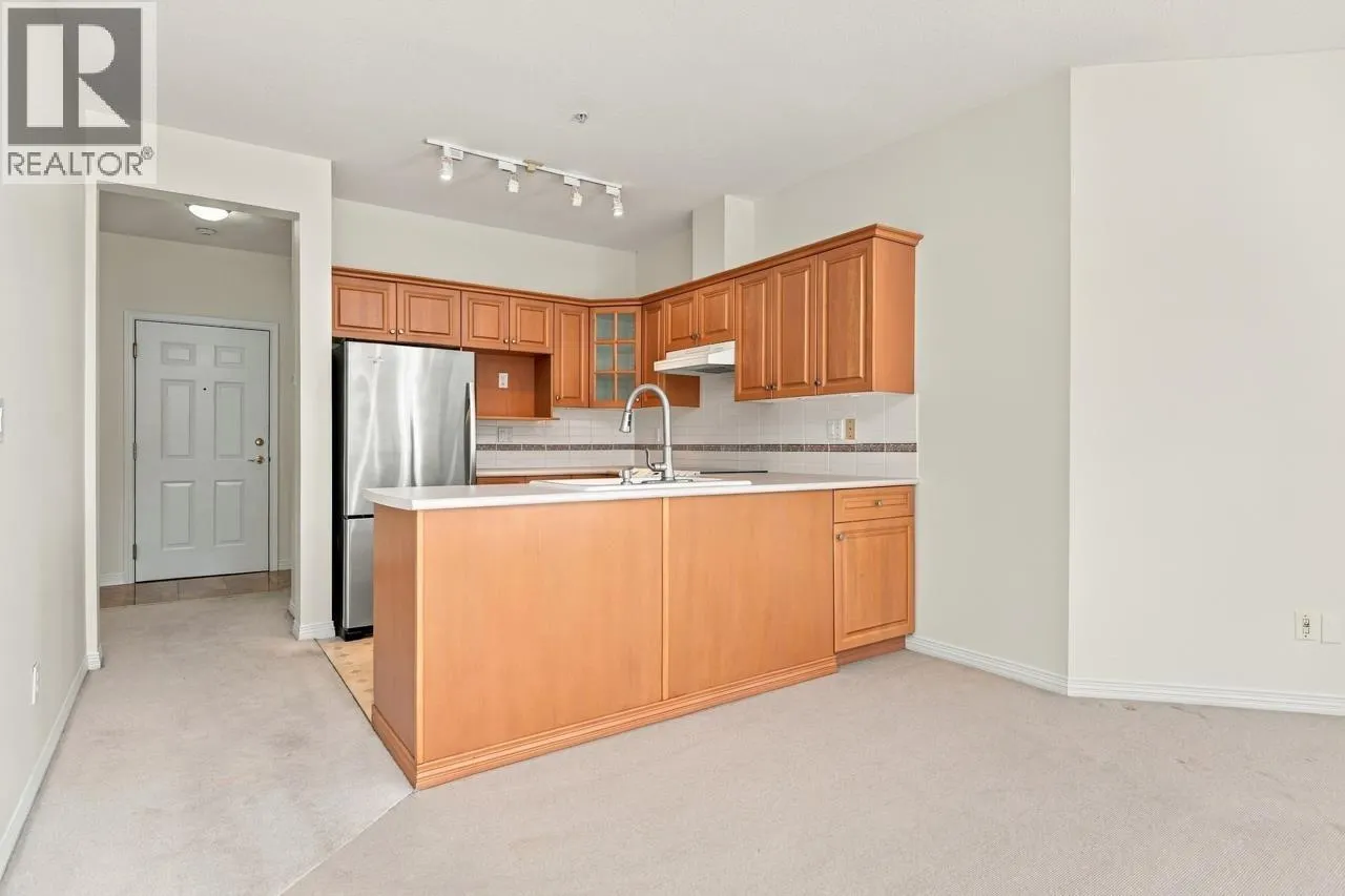 405 5270 OAKMOUNT CRESCENT
