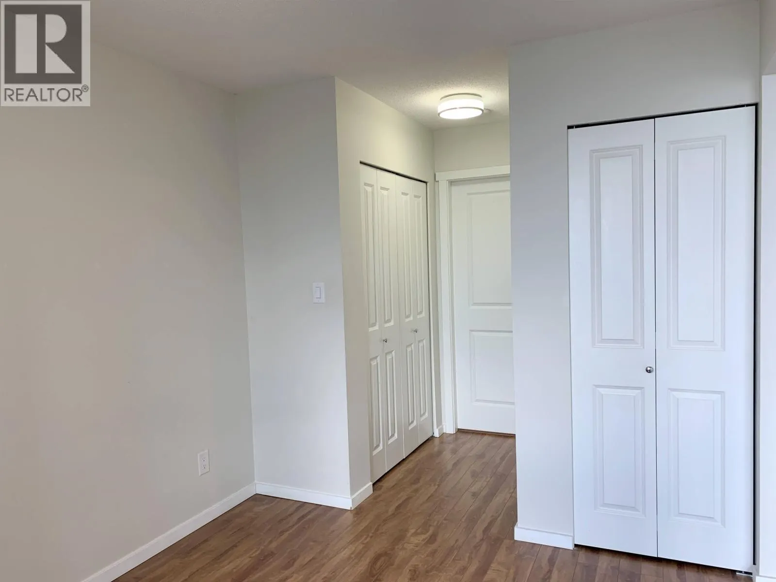 Apartment-6658 S DOW AVENUE
