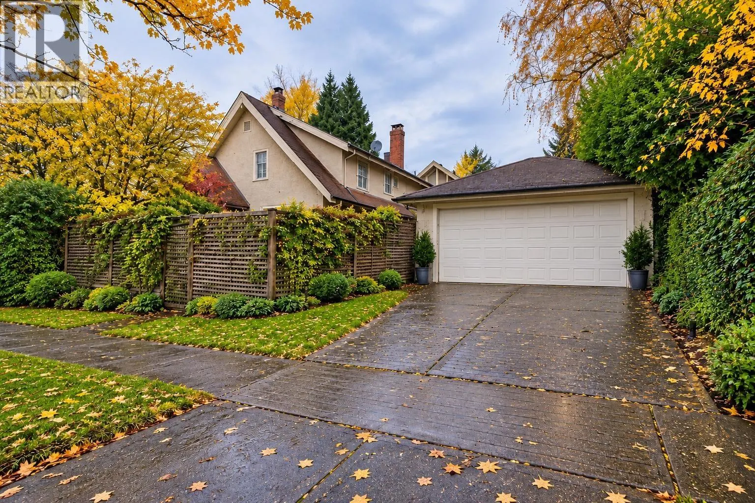 6086 ANGUS DRIVE