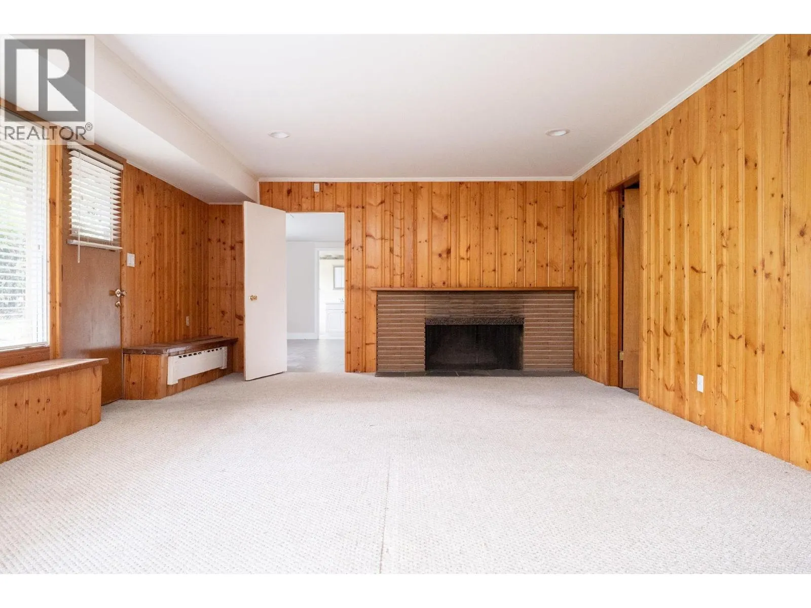 775 SOUTHBOROUGH DRIVE