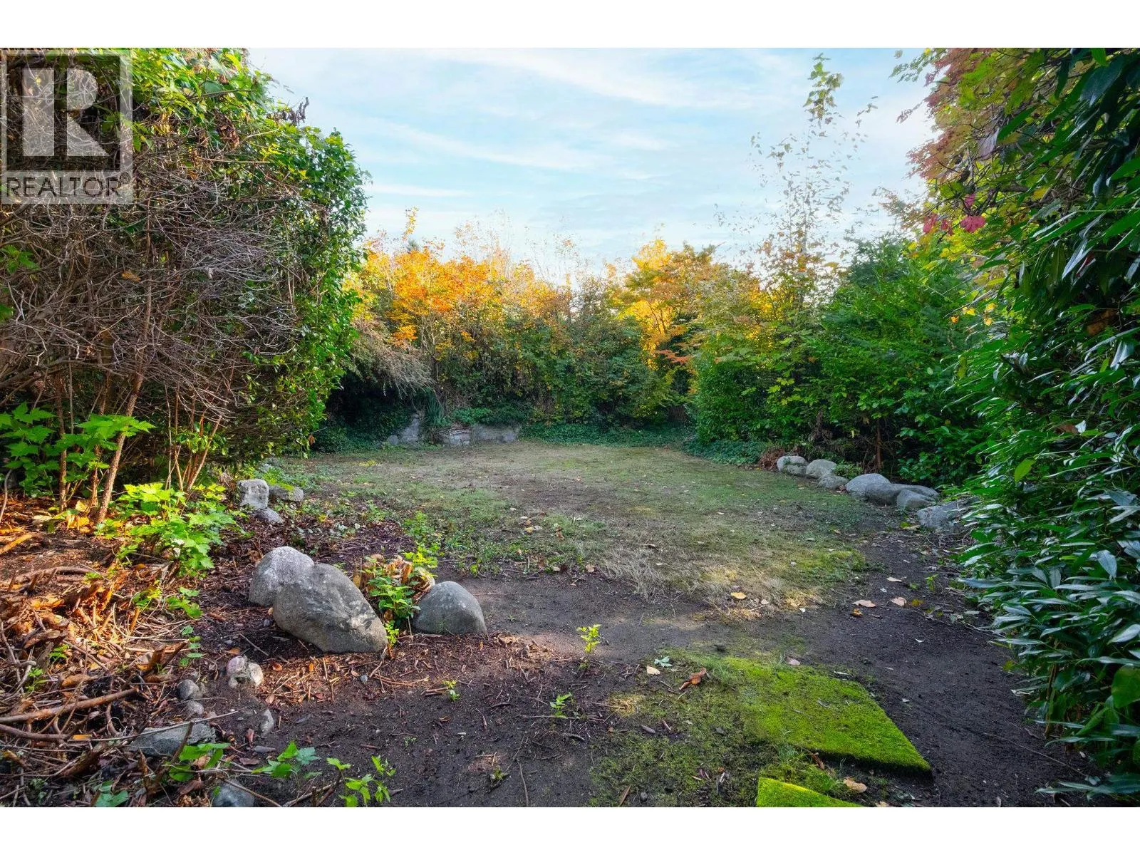 775 SOUTHBOROUGH DRIVE