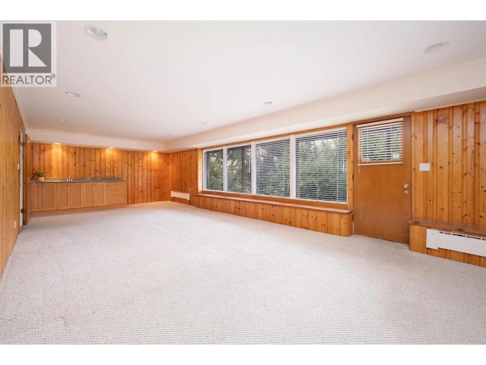 775 SOUTHBOROUGH DRIVE