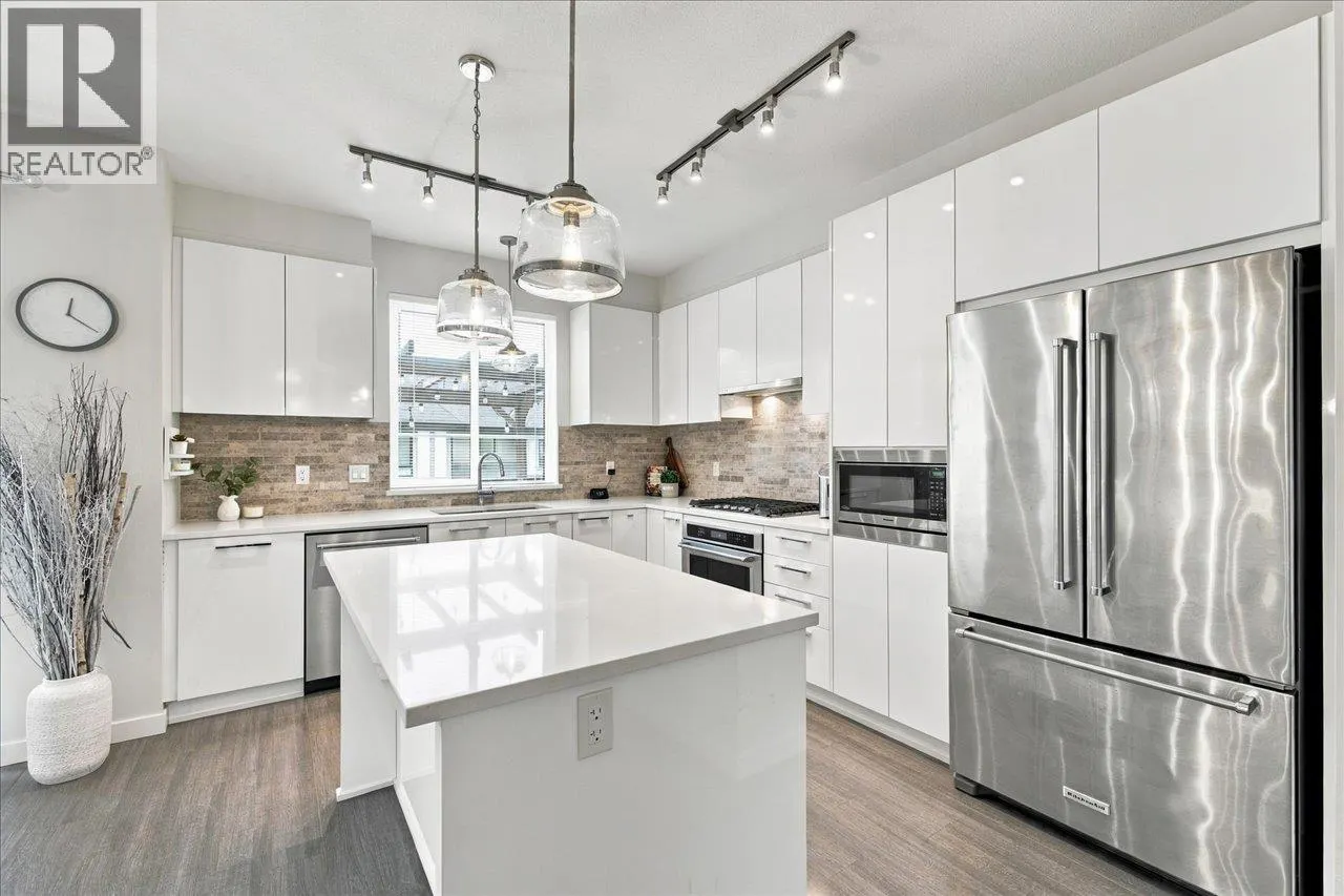 149 3500 BURKE VILLAGE PROMENADE