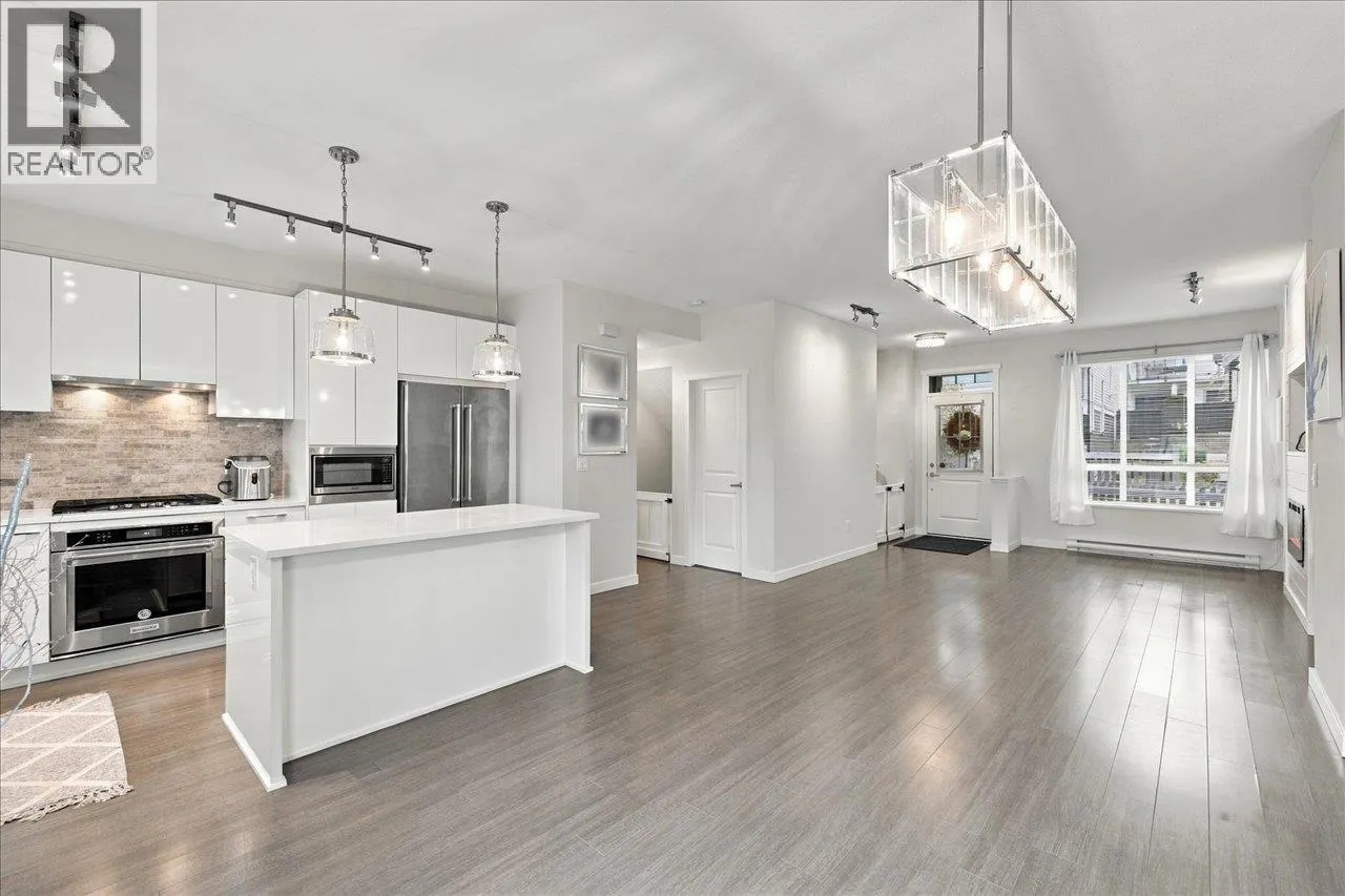 149 3500 BURKE VILLAGE PROMENADE