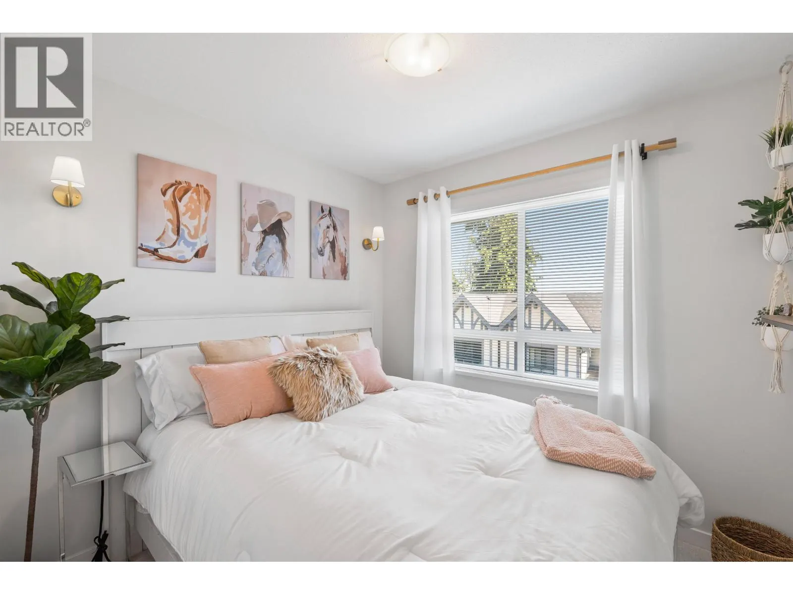 149 3500 BURKE VILLAGE PROMENADE