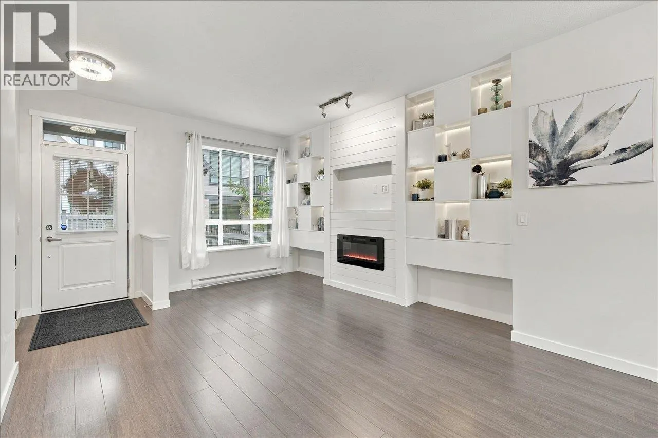 149 3500 BURKE VILLAGE PROMENADE