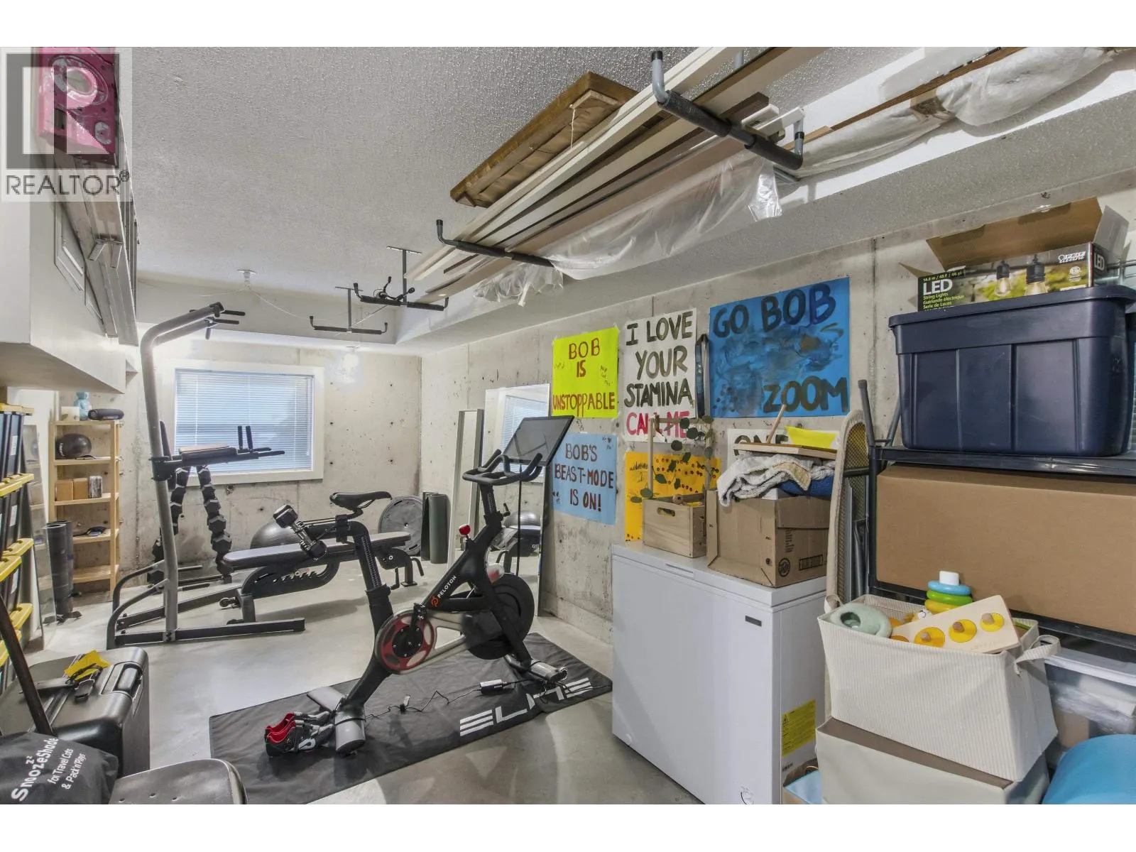 1164 VILLAGE GREEN WAY
