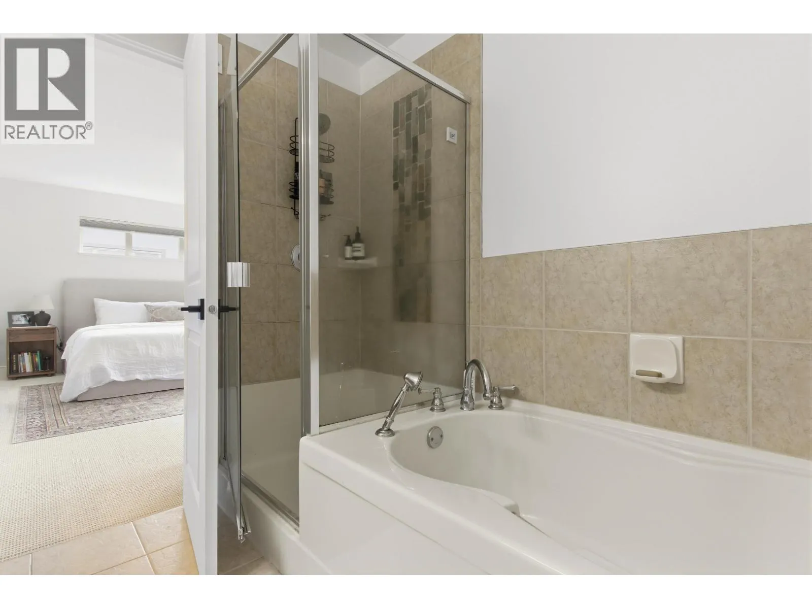 1164 VILLAGE GREEN WAY