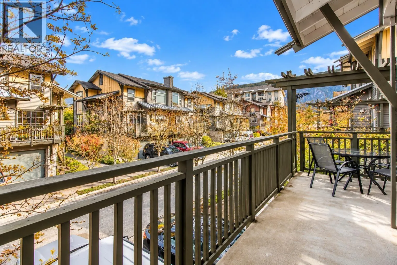 1164 VILLAGE GREEN WAY