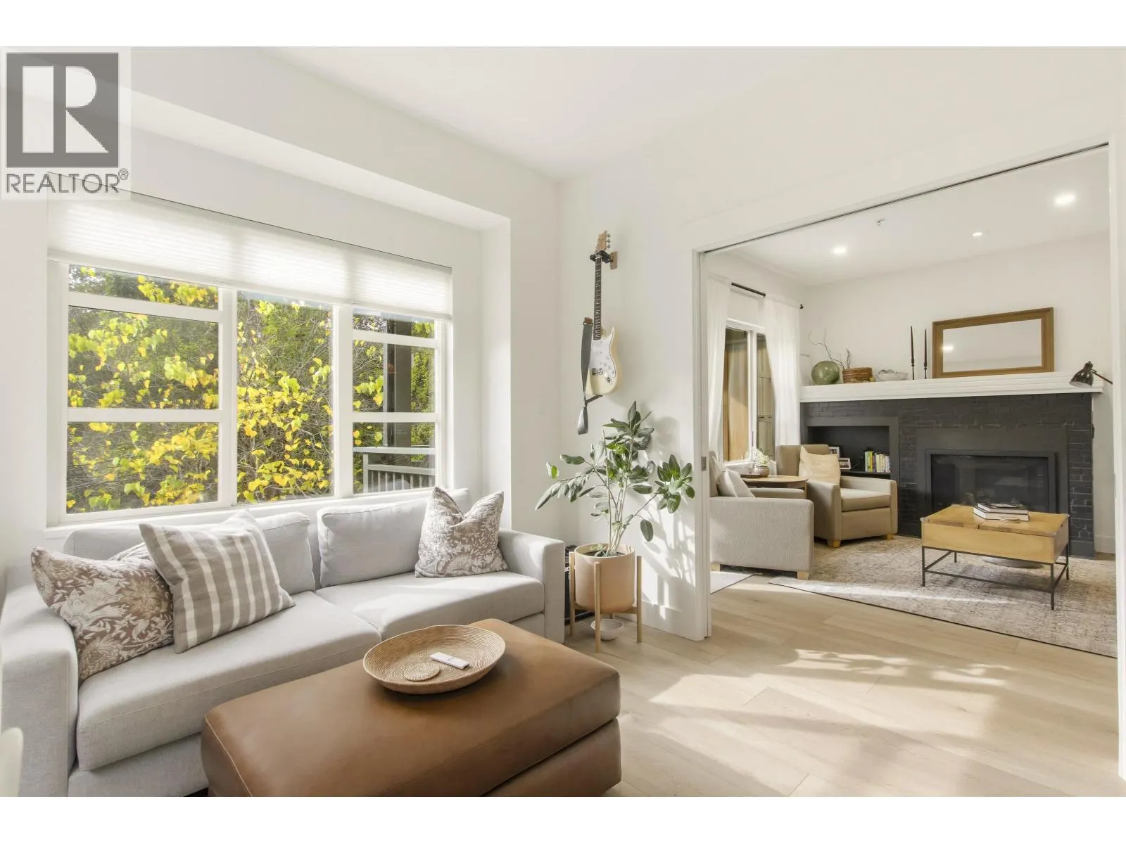 1164 VILLAGE GREEN WAY