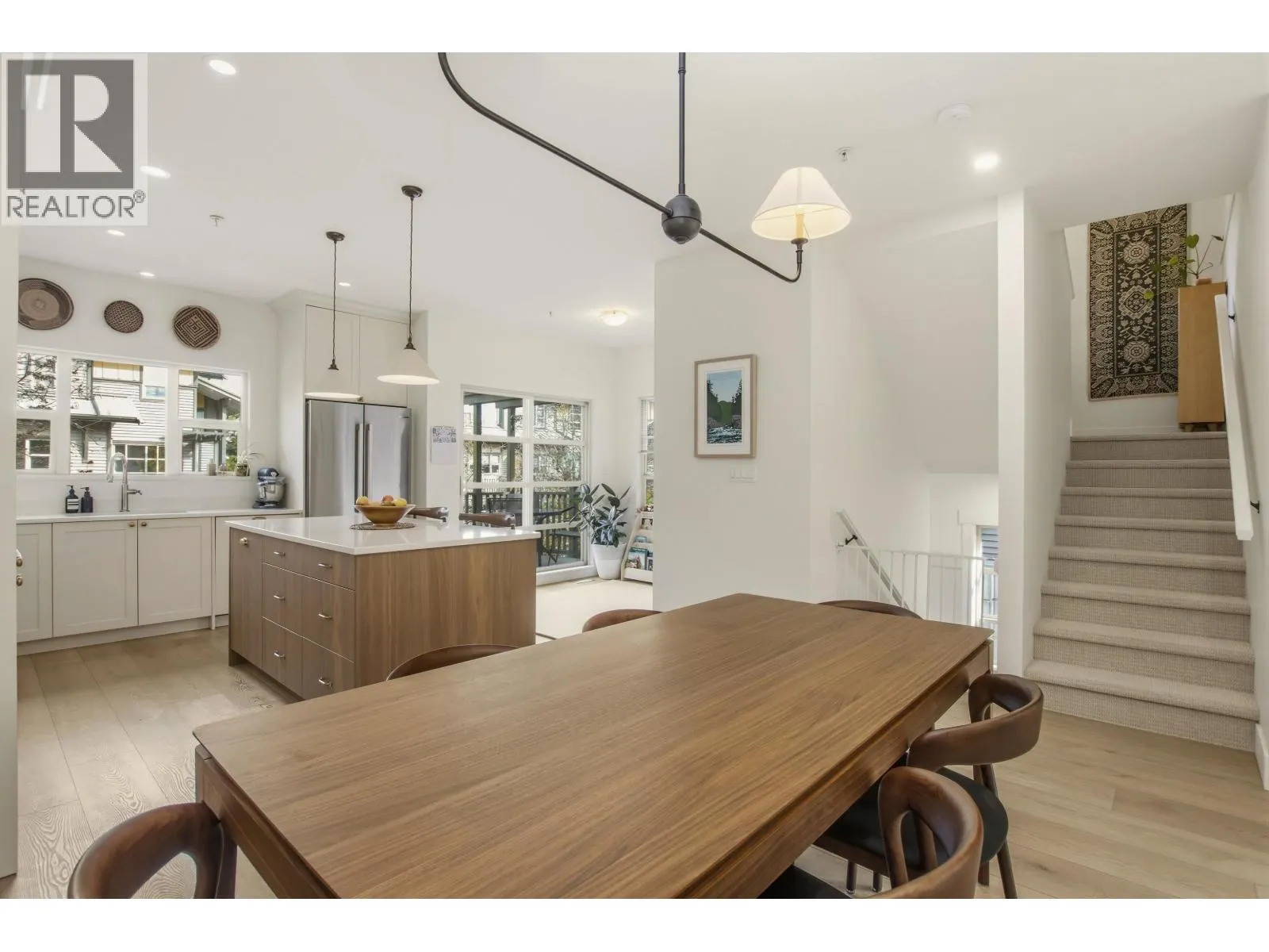 1164 VILLAGE GREEN WAY