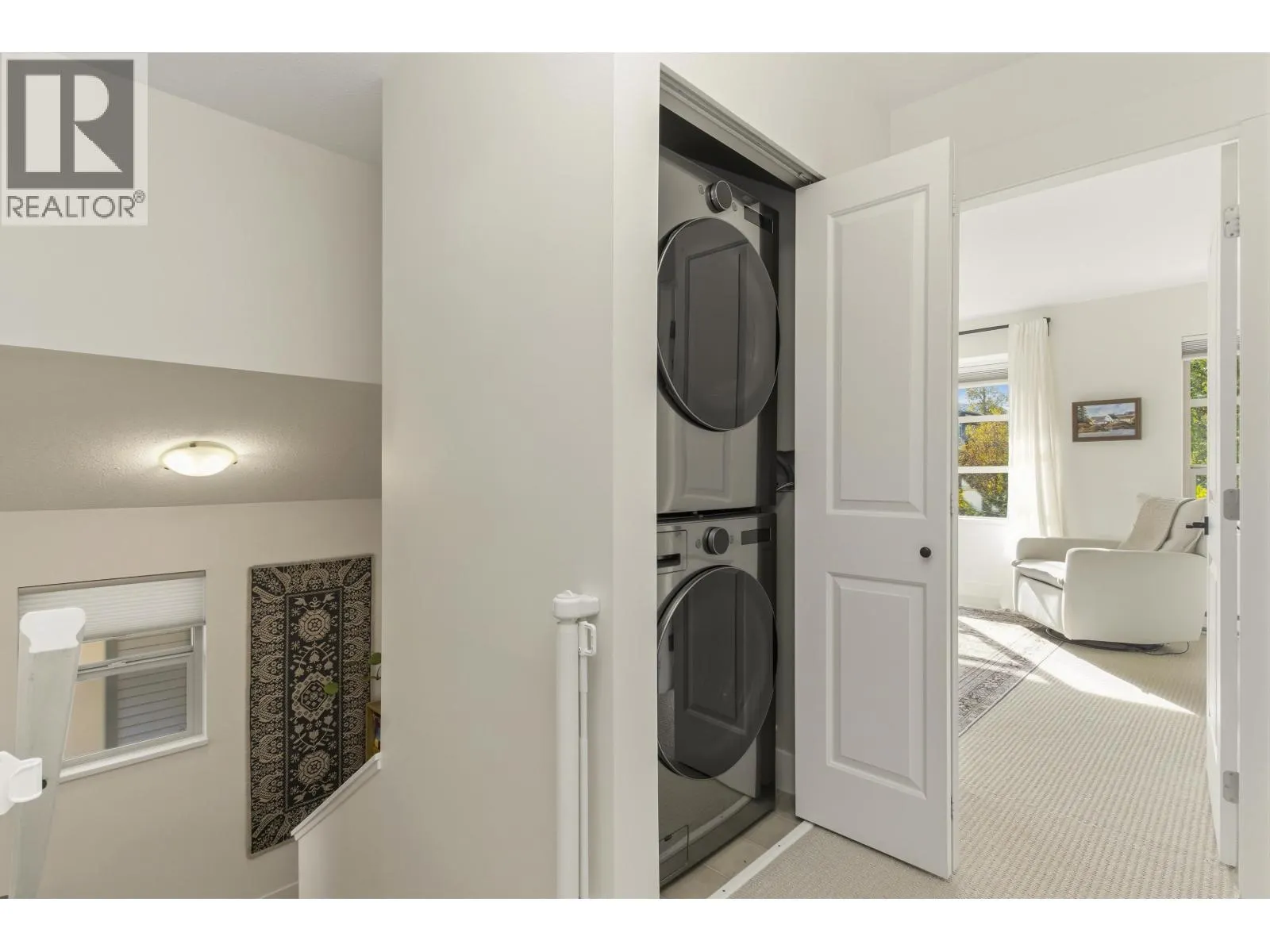 1164 VILLAGE GREEN WAY