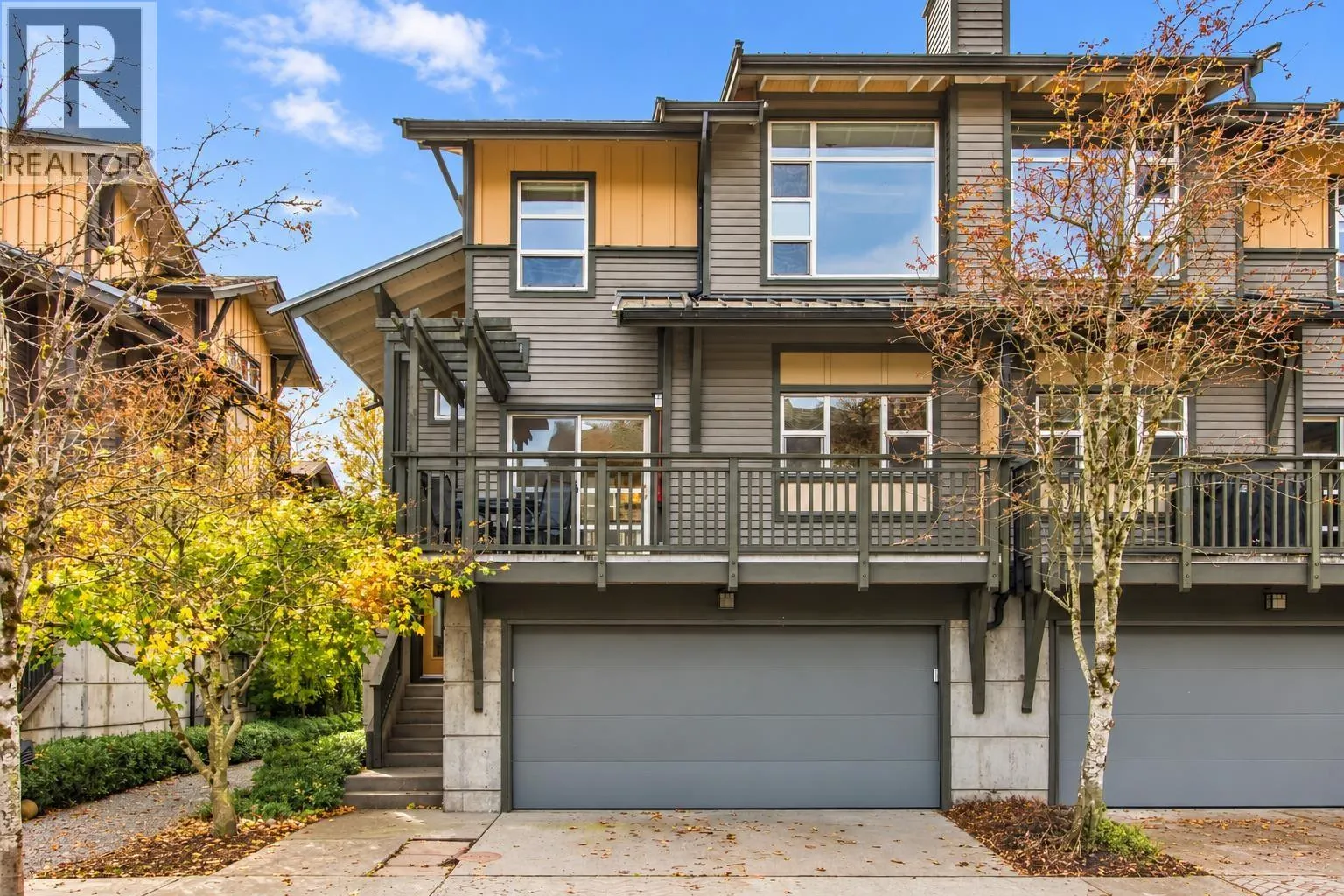 1164 VILLAGE GREEN WAY