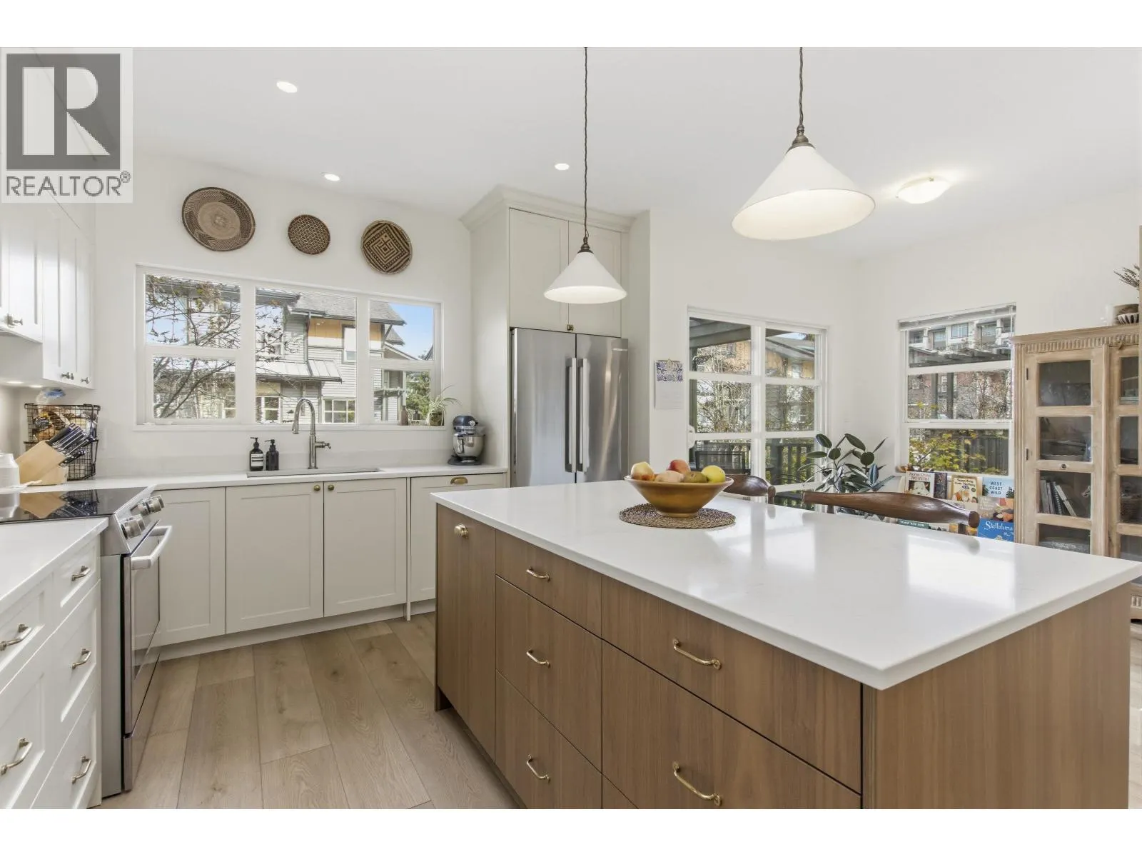 1164 VILLAGE GREEN WAY