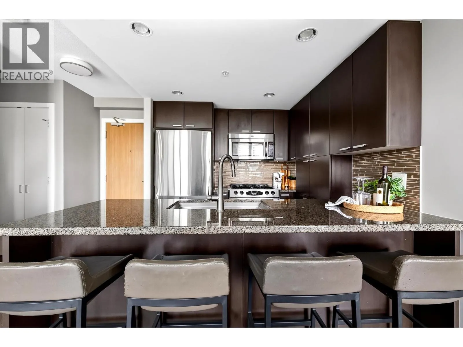1505 2200 DOUGLAS ROAD