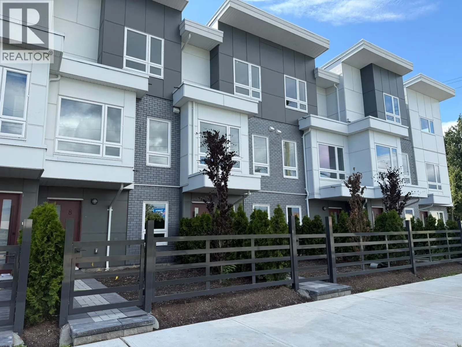 15 3033 SHELL ROAD