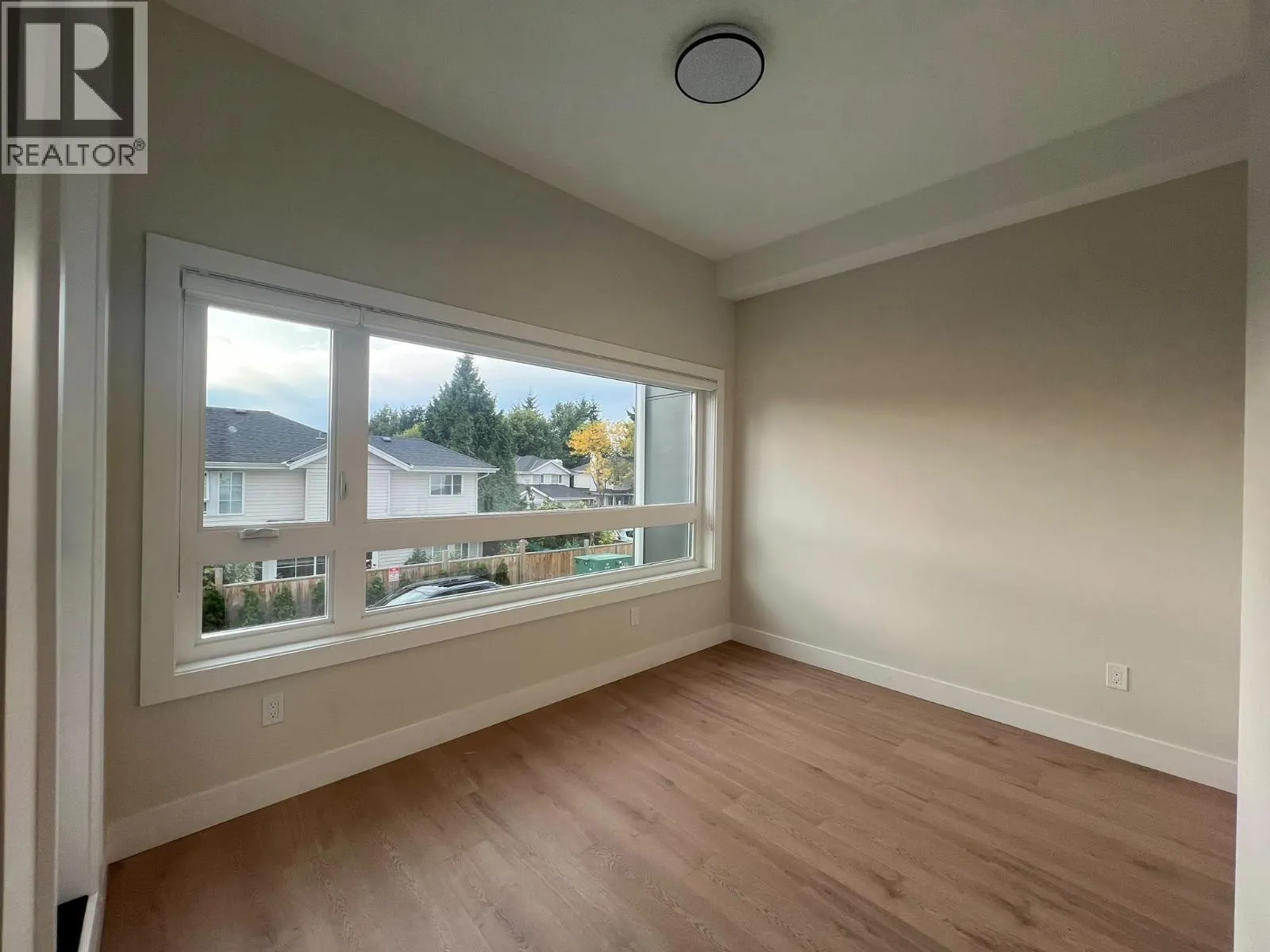15 3033 SHELL ROAD