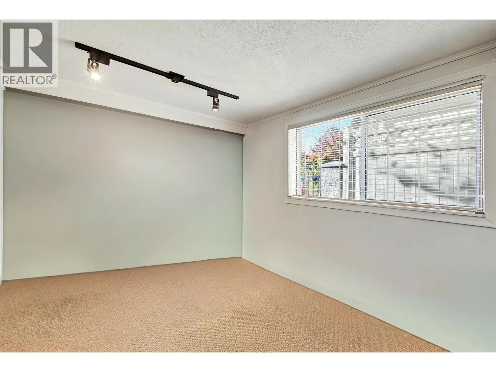 7524 4TH STREET