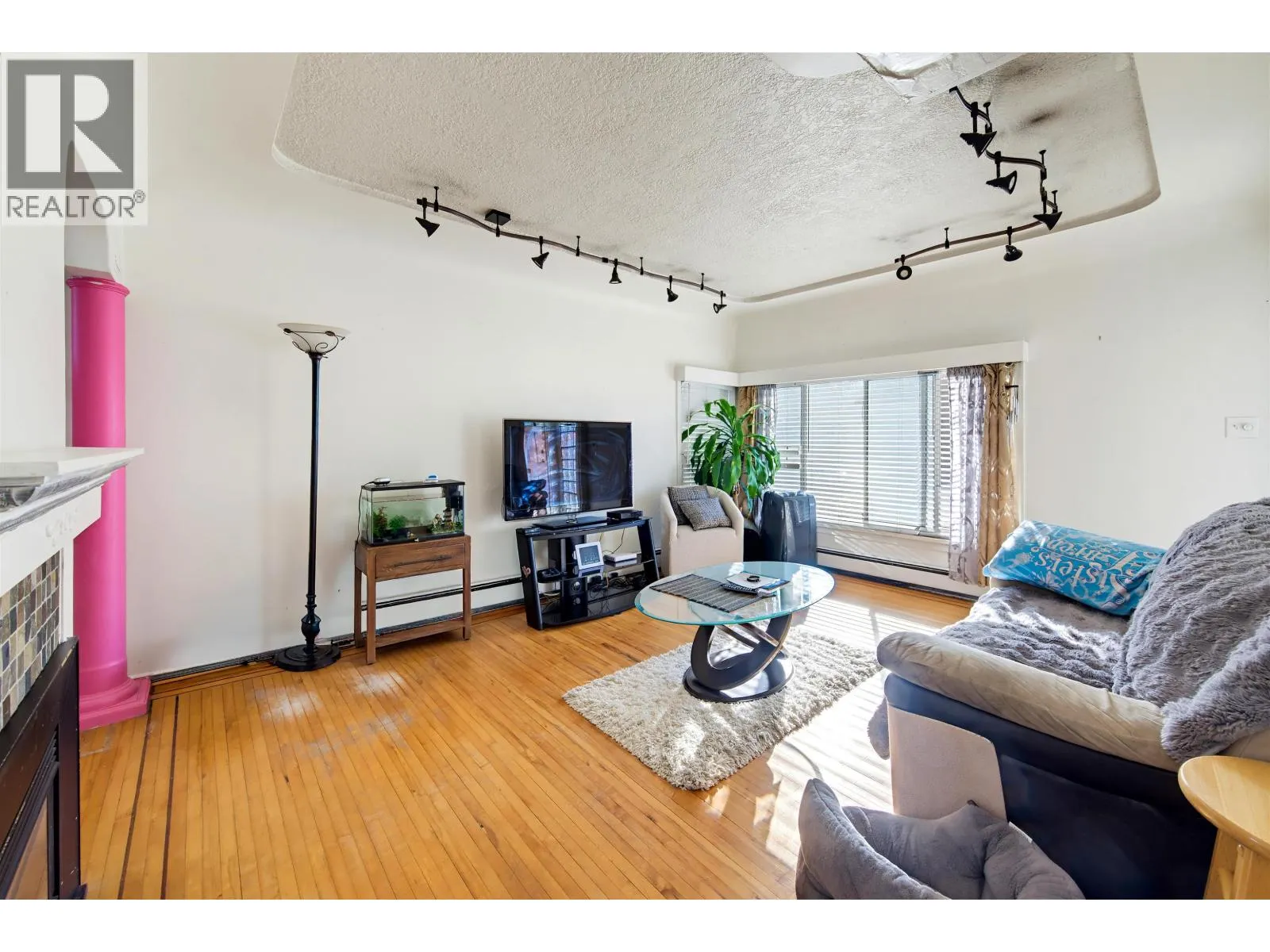 7524 4TH STREET