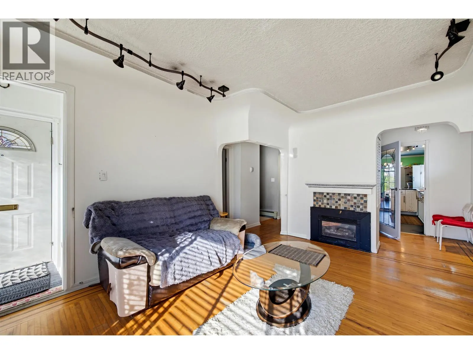 7524 4TH STREET