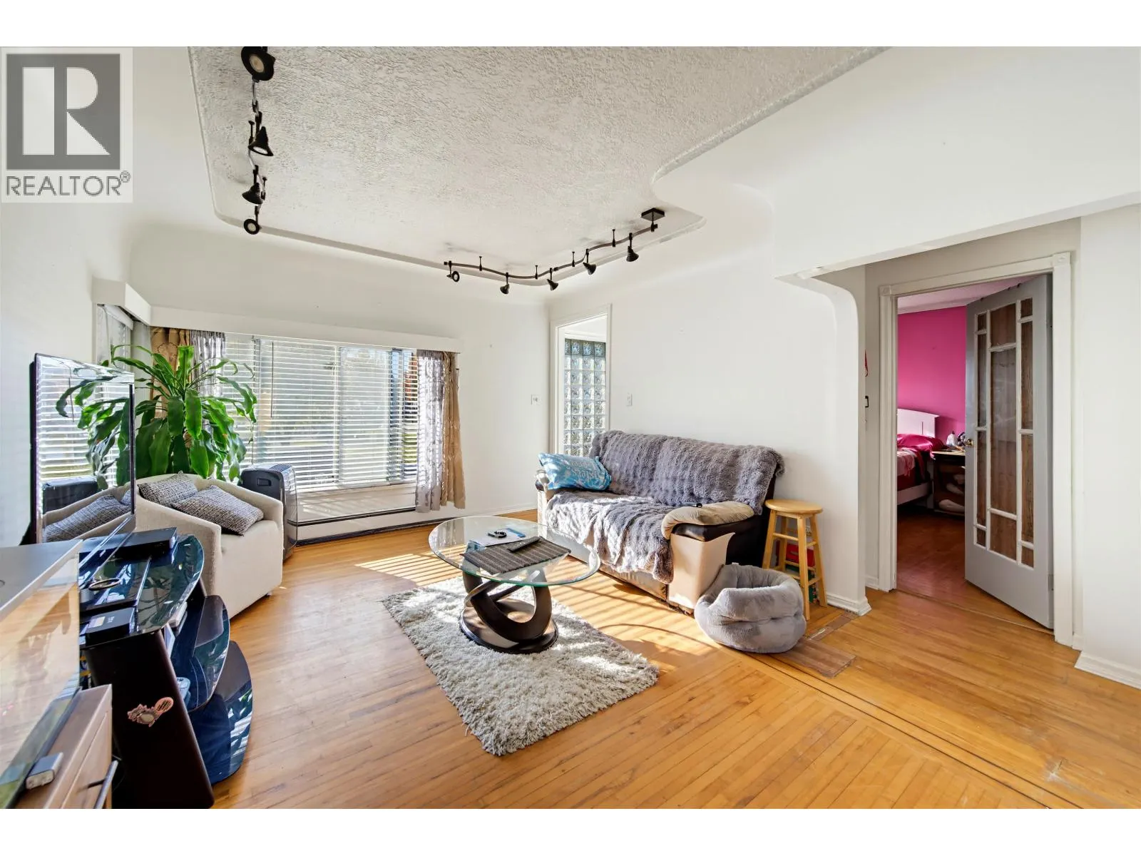 7524 4TH STREET