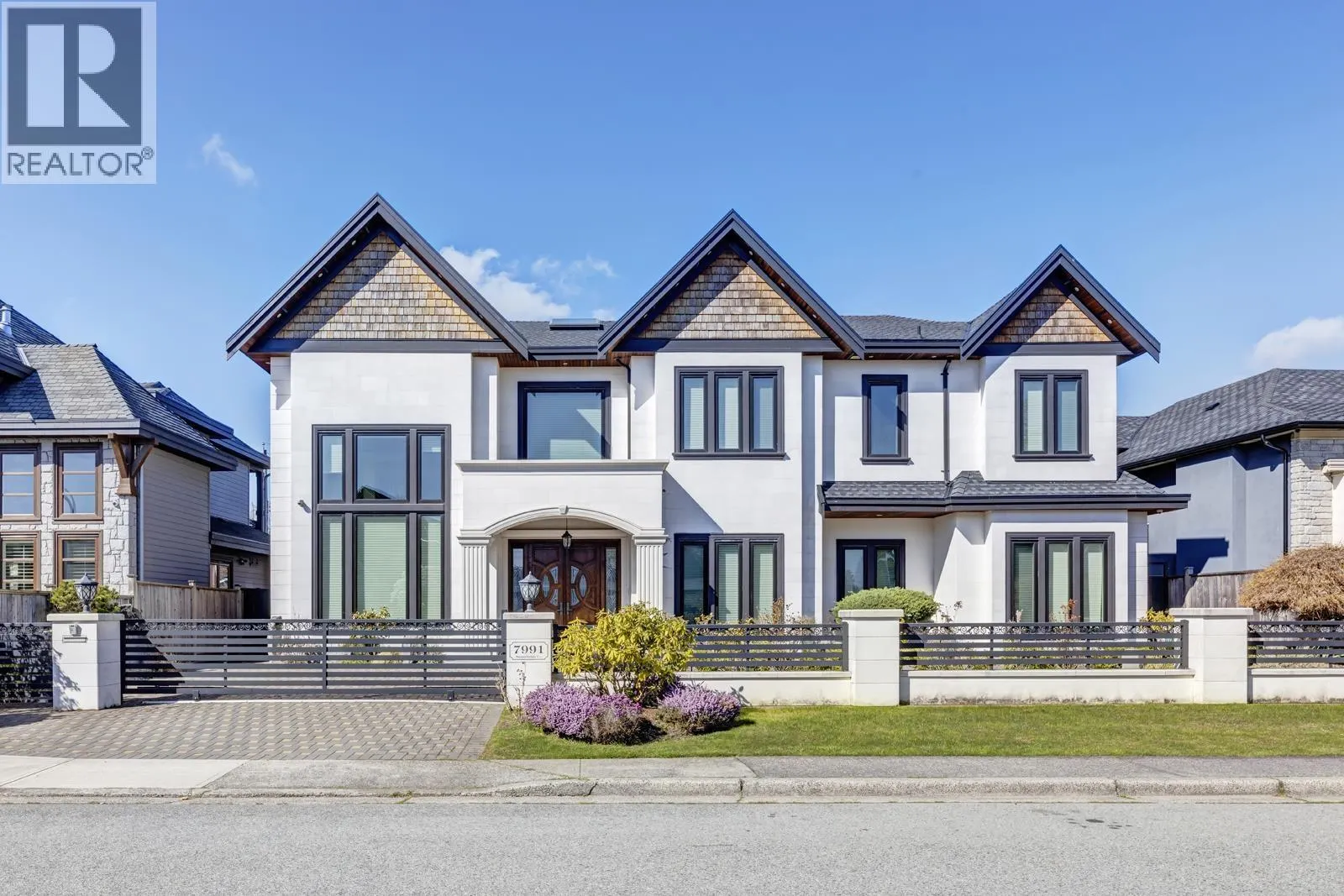 7991 SUNNYHOLME CRESCENT