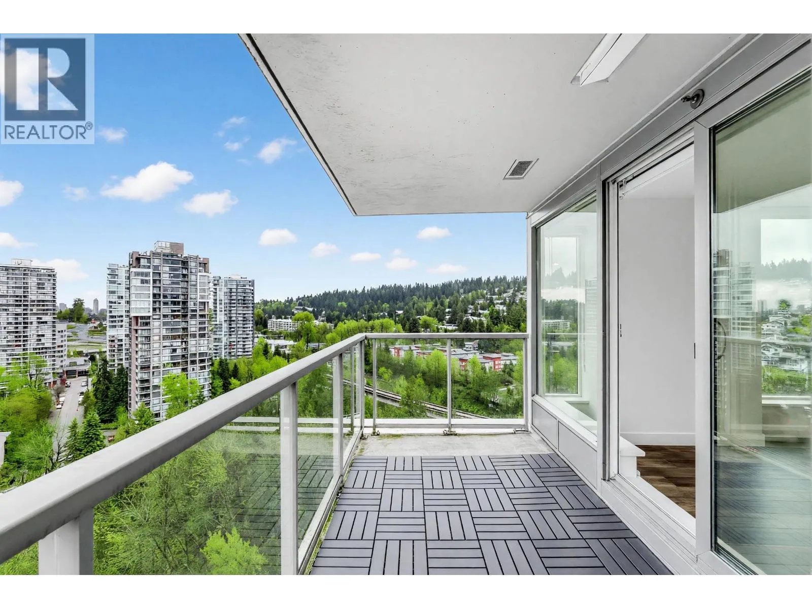2508 651 NOOTKA WAY