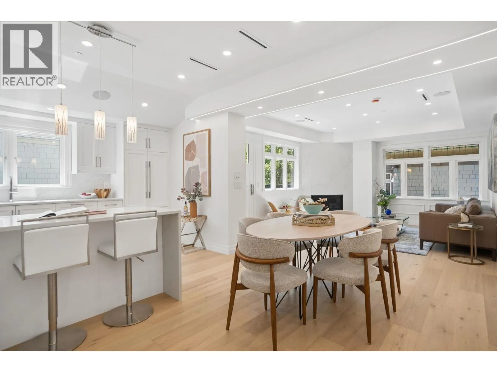 2012 W 15TH AVENUE