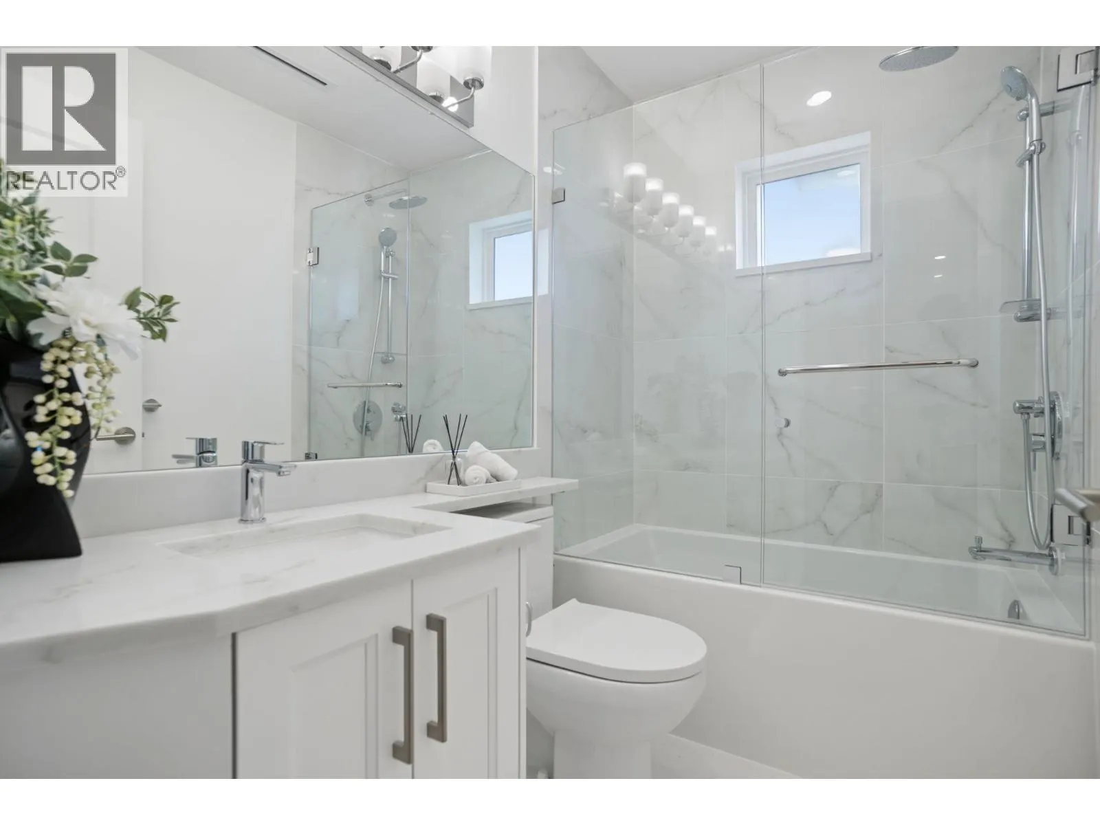 2012 W 15TH AVENUE
