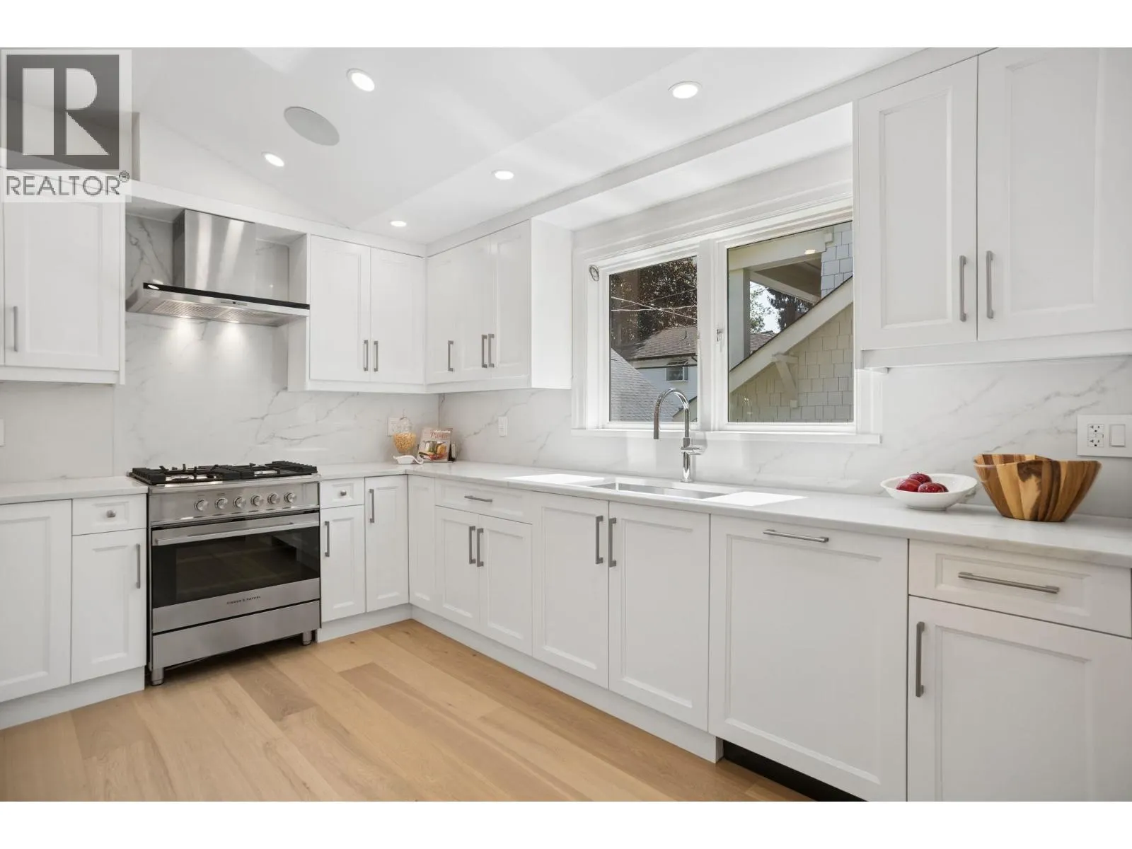 2012 W 15TH AVENUE