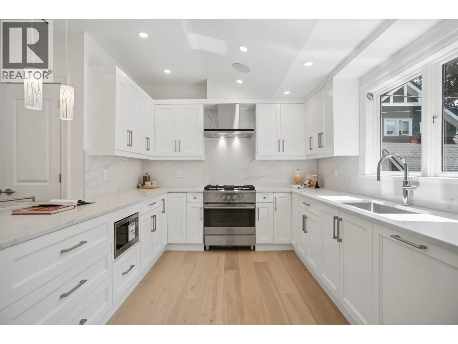 2012 W 15TH AVENUE