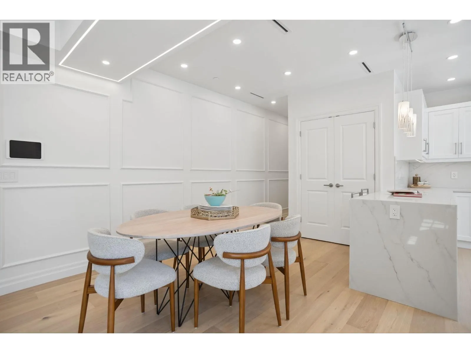 2012 W 15TH AVENUE