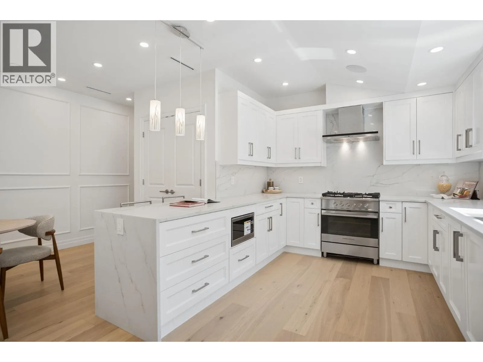2012 W 15TH AVENUE