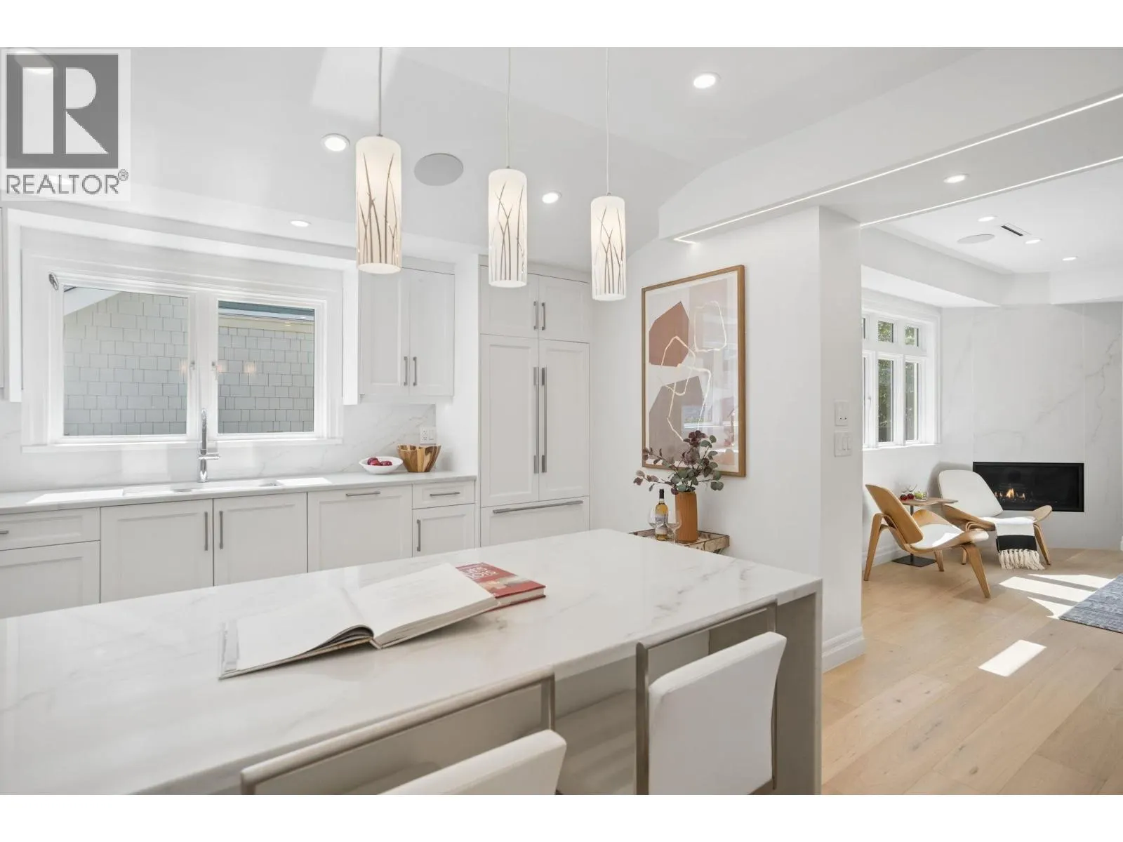 2012 W 15TH AVENUE