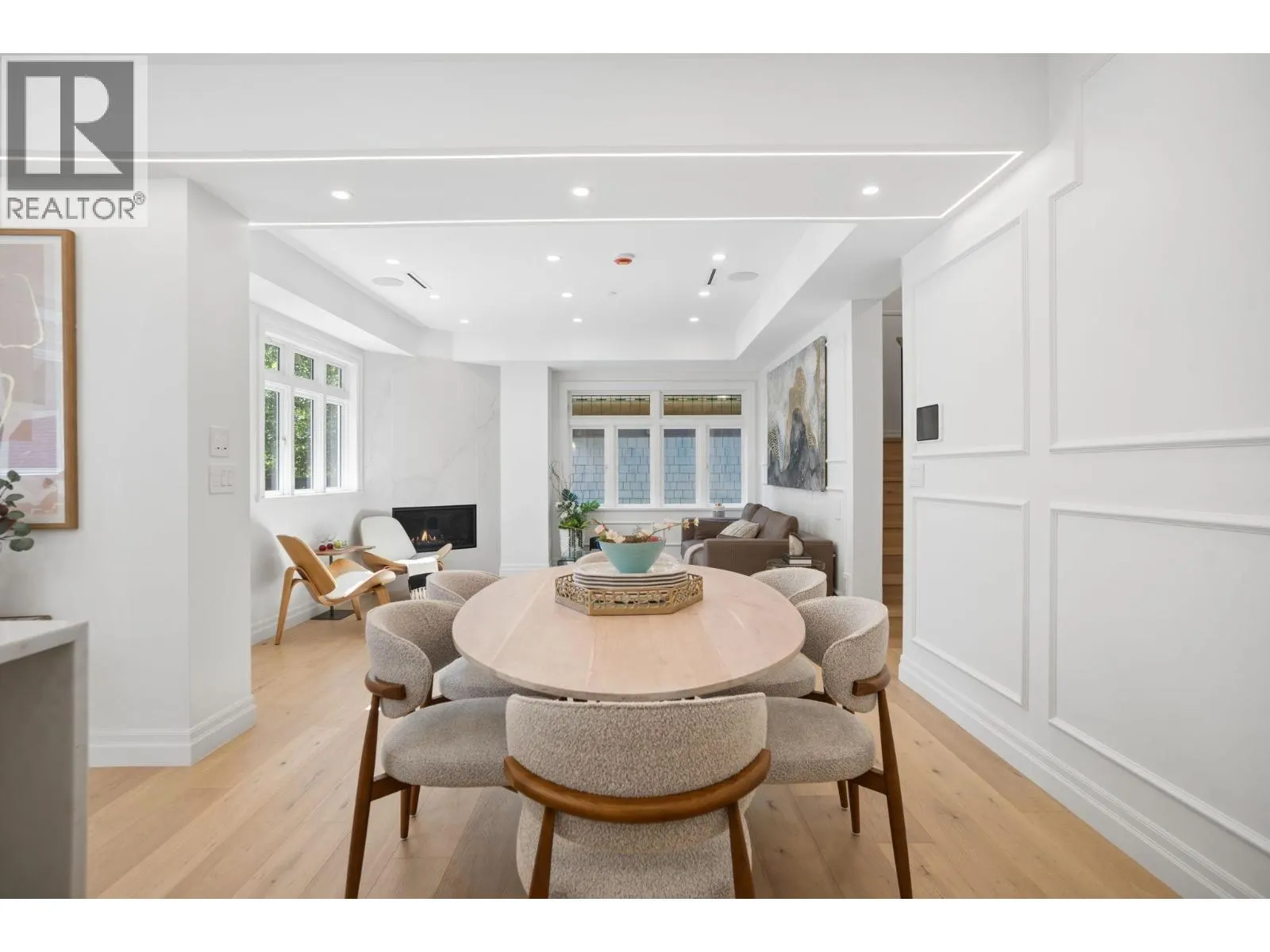 2012 W 15TH AVENUE