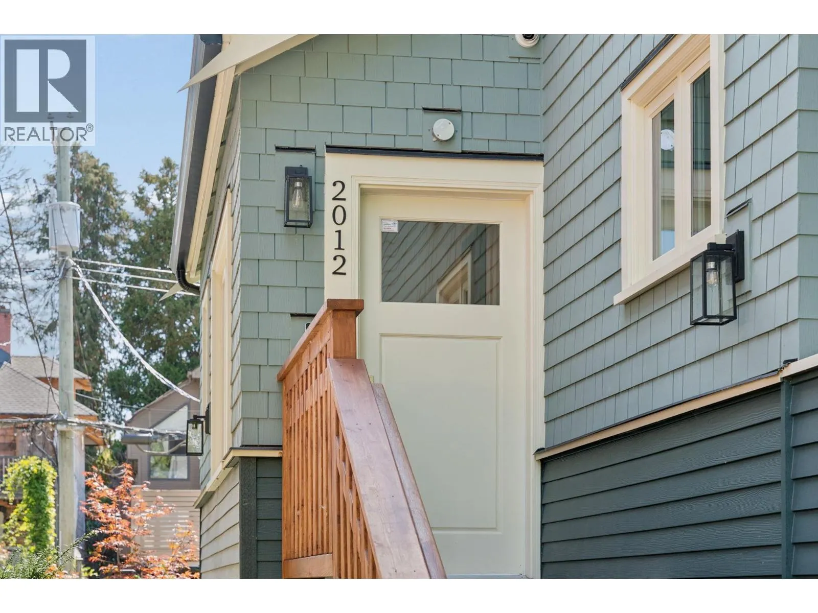 2012 W 15TH AVENUE