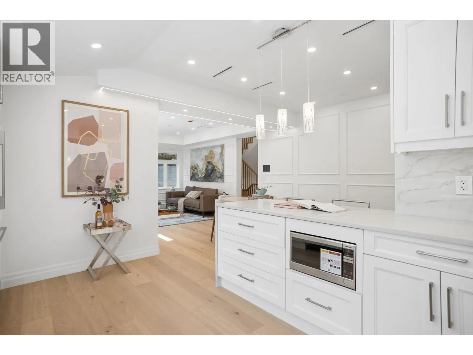 2012 W 15TH AVENUE