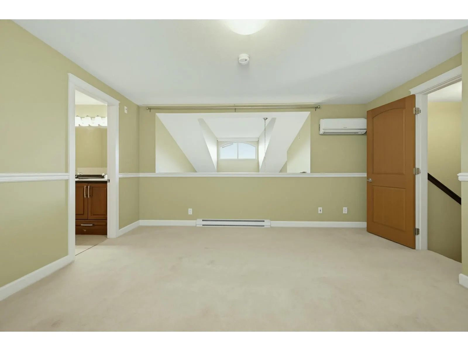 567 8328 207A STREET