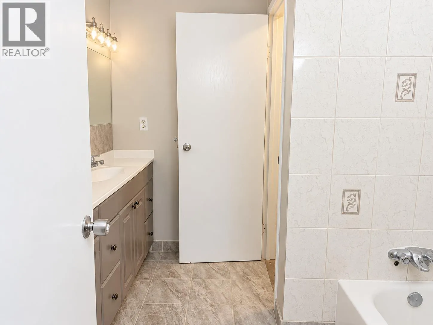 65 1930 CEDAR VILLAGE CRESCENT