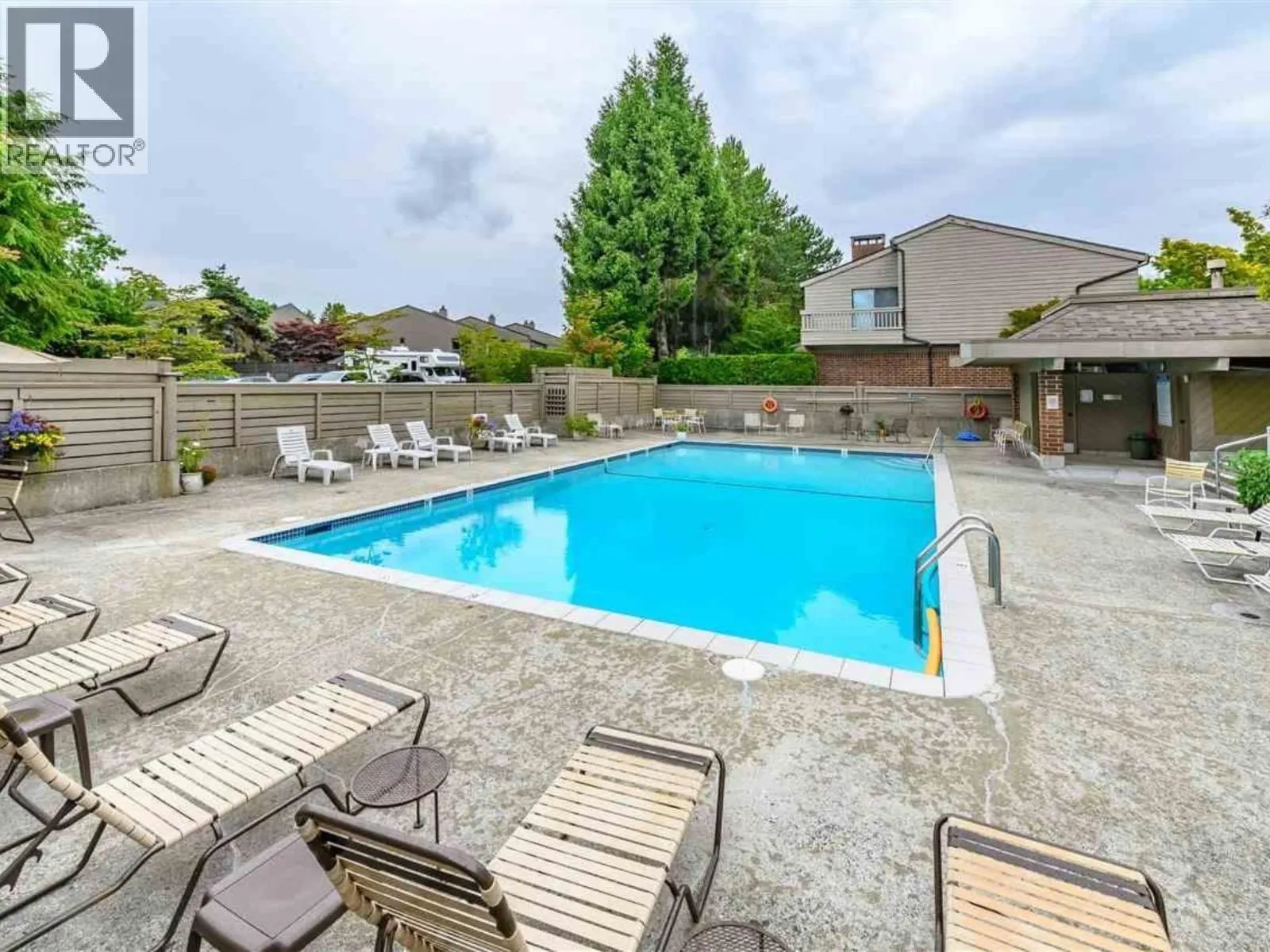 65 1930 CEDAR VILLAGE CRESCENT
