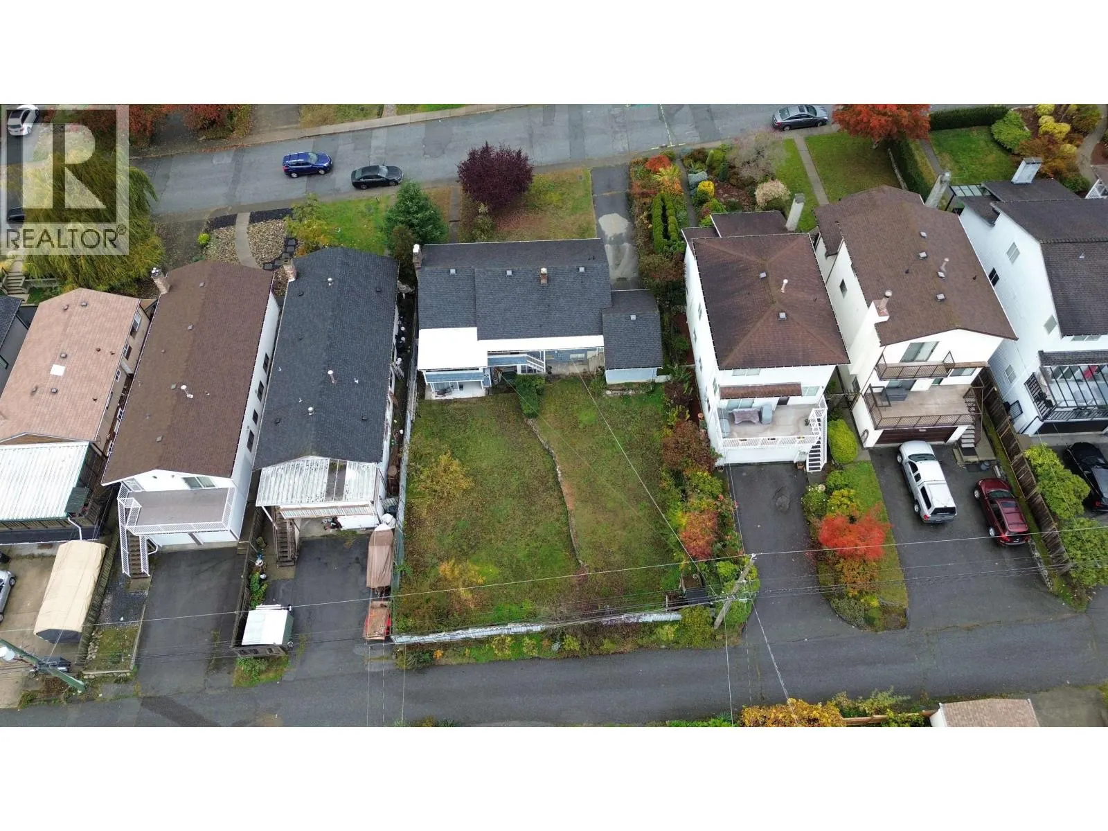 335 W 28TH STREET