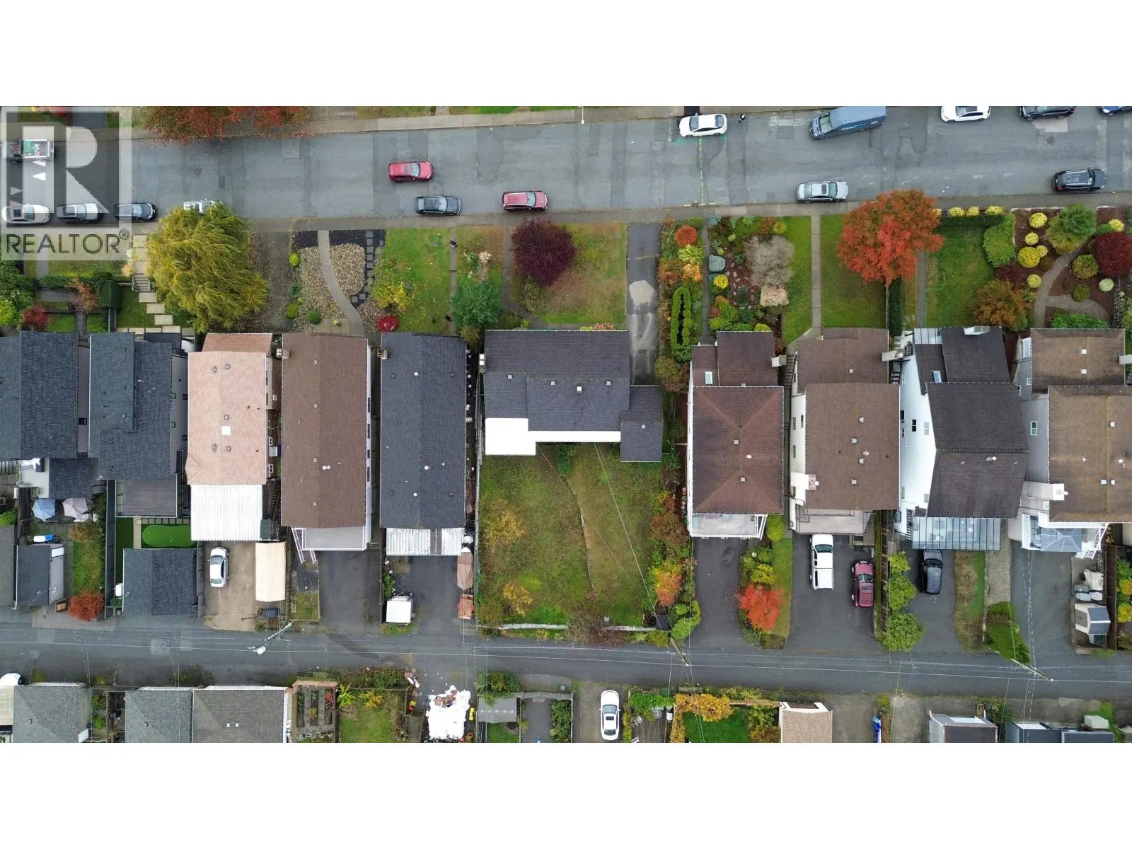 335 W 28TH STREET