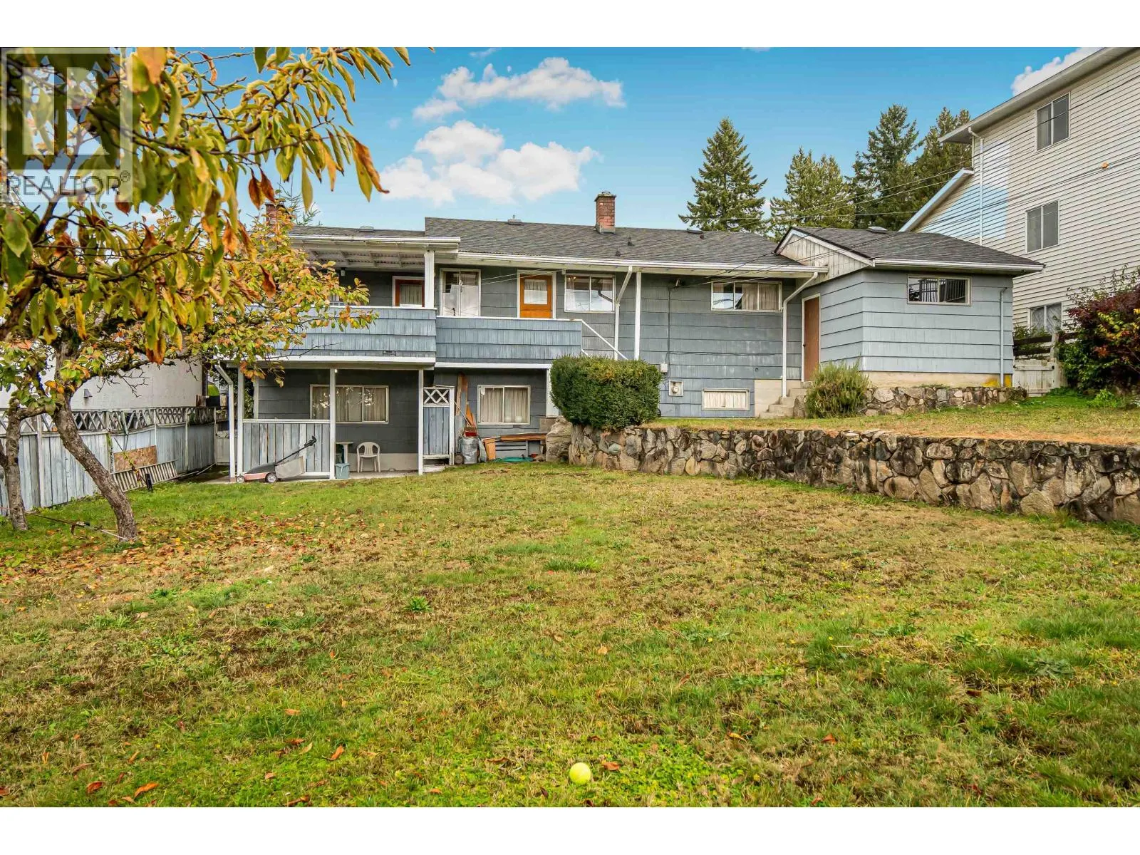 335 W 28TH STREET