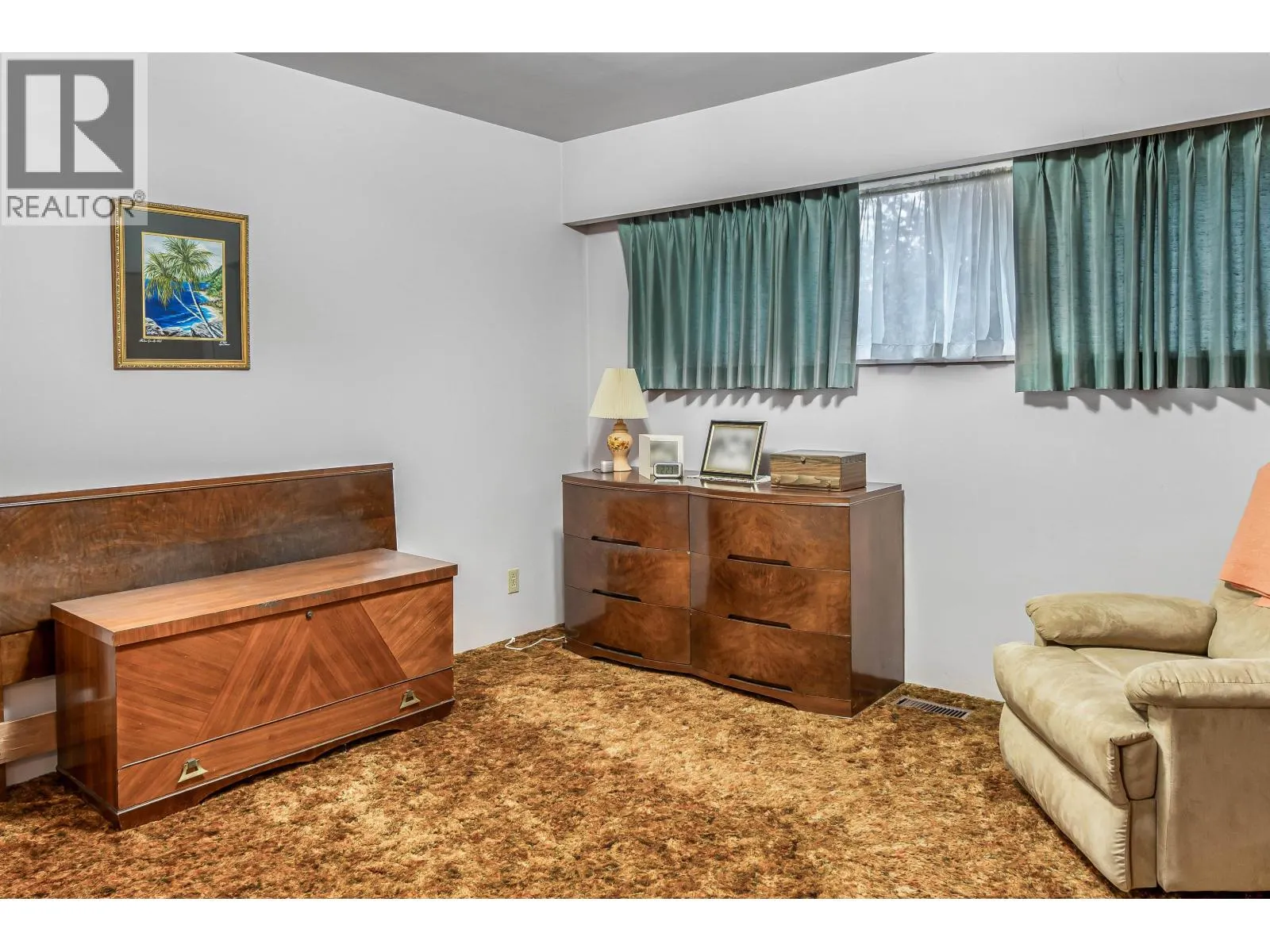 335 W 28TH STREET
