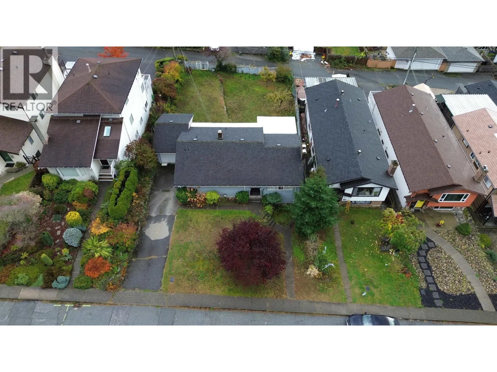 335 W 28TH STREET