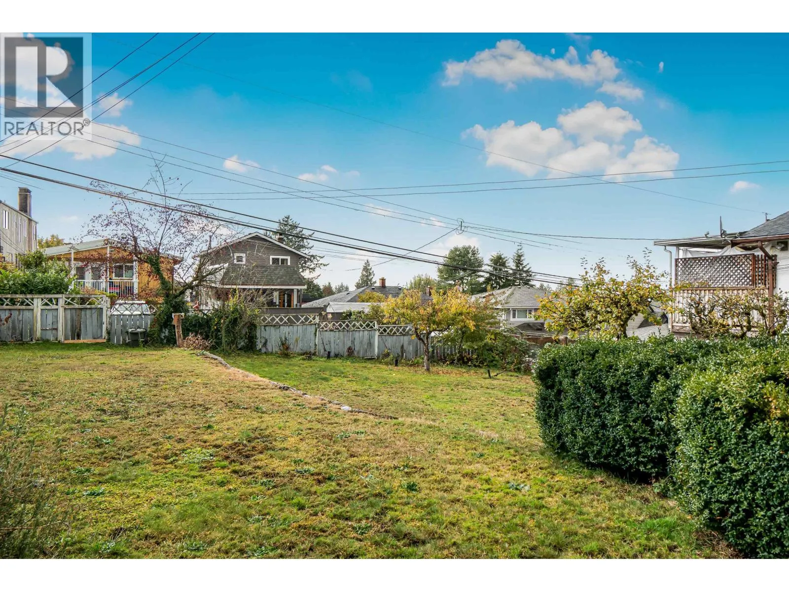 335 W 28TH STREET