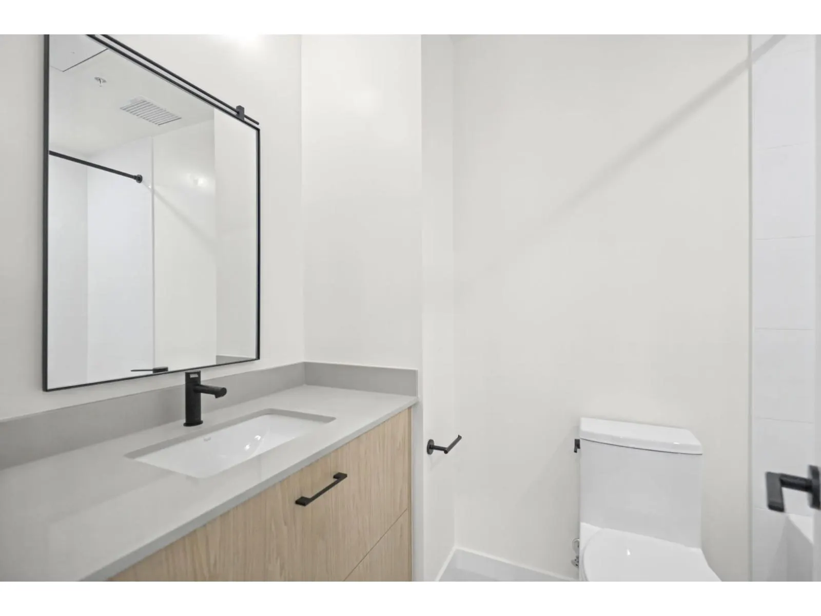 810 27254 ALDERGROVE TOWN CENTRE DRIVE