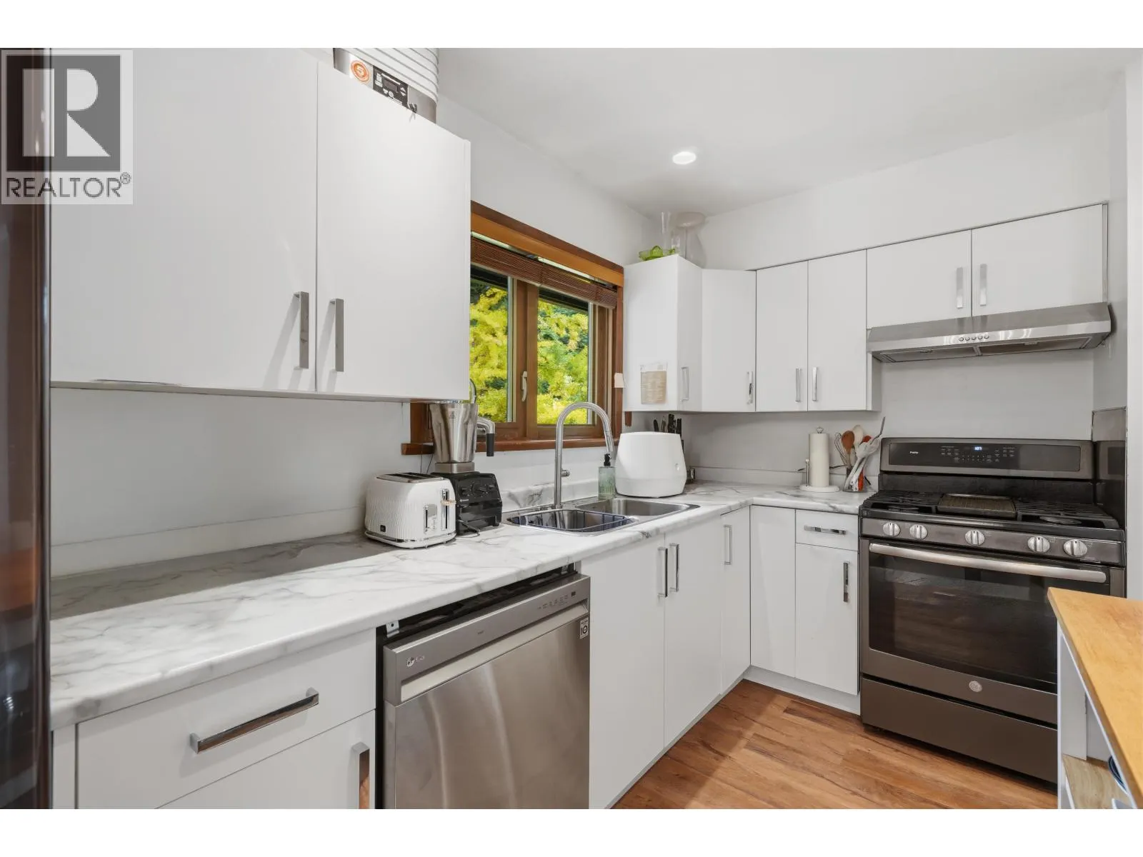 444 EVERGREEN PLACE